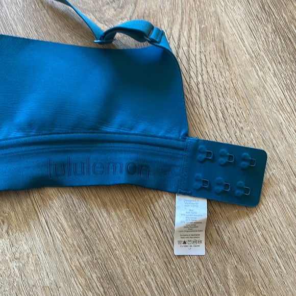 Lululemon size 36 C blue sports bra - Picture 2 of 3